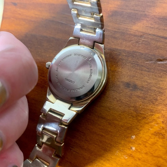 Ladies watch with mother of pearl dial - Picture 6 of 9